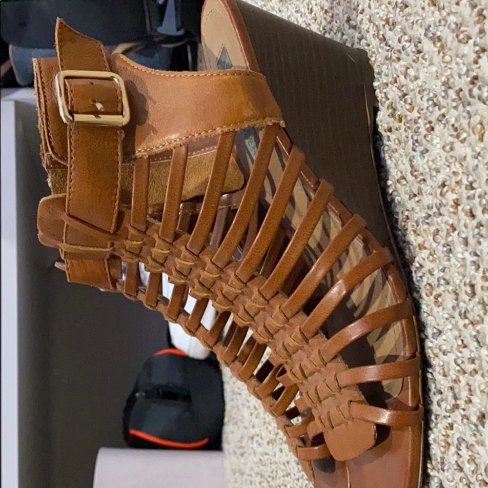 Small wedge - Picture 2 of 3